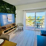 Modern Sea-view Stay, Feriehus Dénia