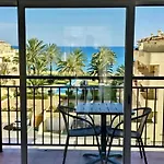 Modern Sea-view Stay, *