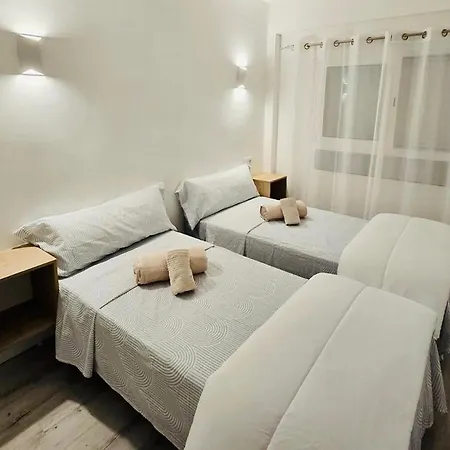 Modern Sea-view Stay, Vakantiehuis