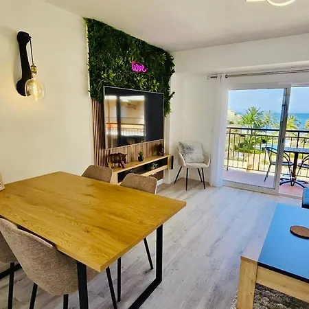 Modern Sea-view Stay, Vakantiehuis *