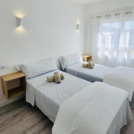 Modern Sea-view Stay, Vakantiehuis *