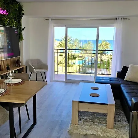 Modern Sea-view Stay,