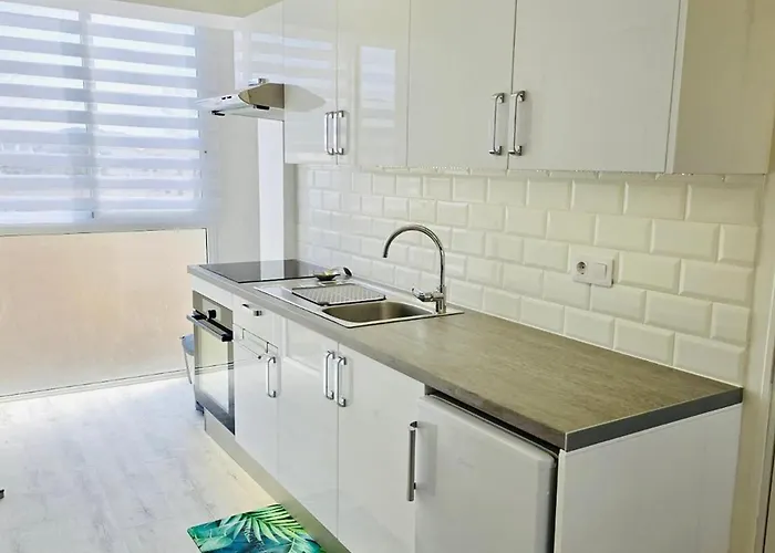 Modern Sea-view Stay, Casa vacanze *