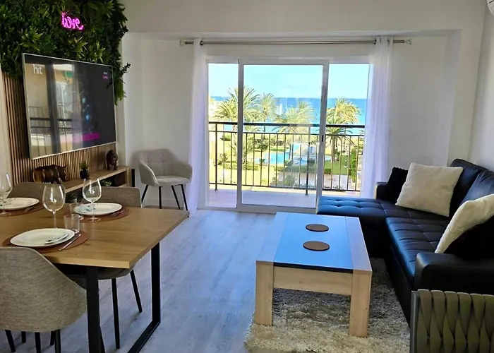 Modern Sea-view Stay,